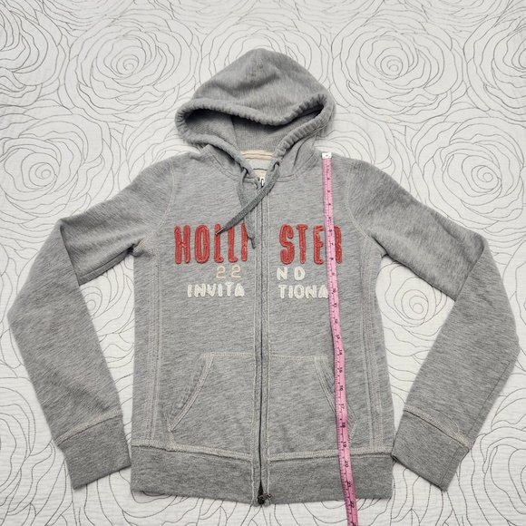 [S] Gray Zip Up Hollister Hooded Sweater - Picture 4 of 7